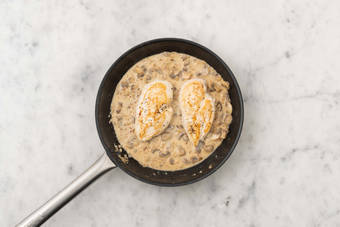 Préparer la sauce à la moutarde