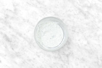 Lav persille-yoghurtdressing