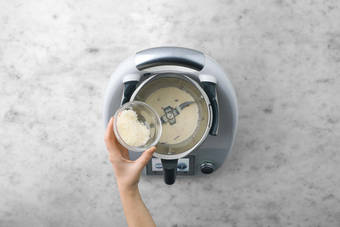 Käsesoße vollenden