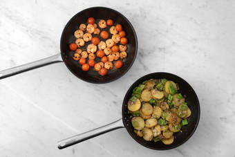 Cherrytomaten bakken