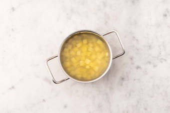 Aardappelen en wortels koken