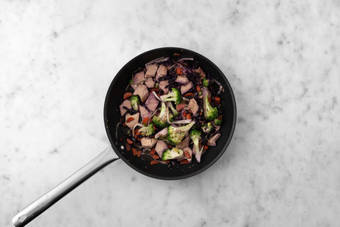 Tilsett pulled beans og ingefær