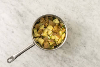 Bland vårløk og poteter