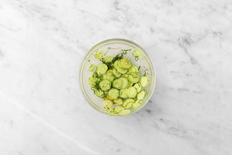 Assaisonner la salade