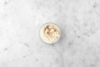 Gör vitlöksdressing