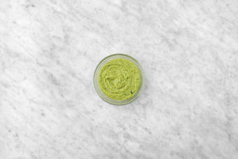 Preparare la crema di avocado