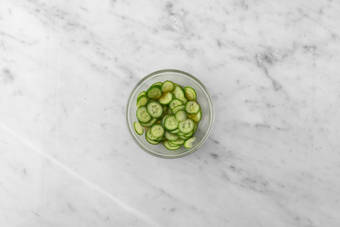 Für den Gurkensalat