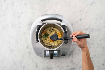 Risotto fertigstellen