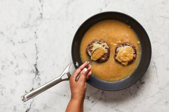 Toast Buns & Finish Patties