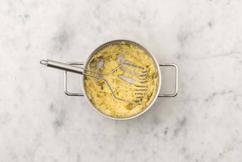 Cook cauliflower-potato mash