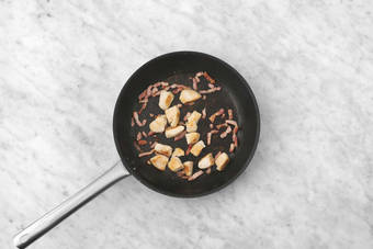 Premier tour de poêle