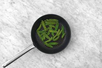 Cuire les sugar snaps