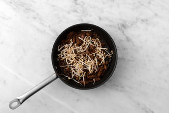 Cuire les émincés végé