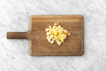 Couper la pomme en dés