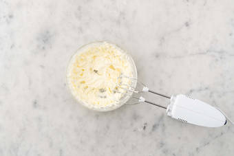 Préparer la garniture