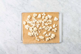 Enfourner le chou-fleur