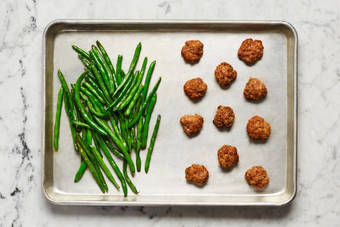 ROAST PATTIES & GREEN BEANS