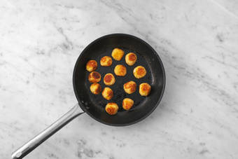 Rosolare le polpette