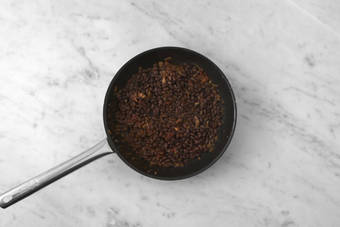 Préparer la garniture