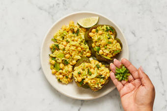 ASSEMBLE PEPPERS & SERVE