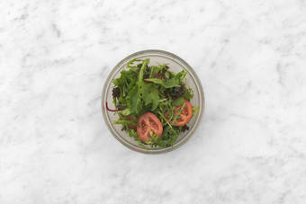 Salat zubereiten