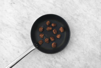 Rosolare le polpette