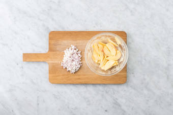 Make vinaigrette and prep