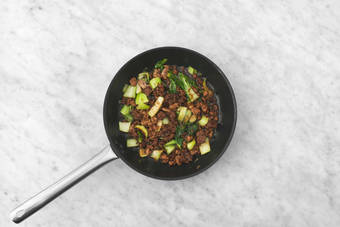 Dandan-Fleisch anbraten