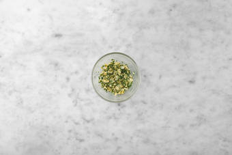 Kräuterkruste vorbereiten