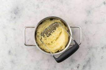 Make mashed potatoes