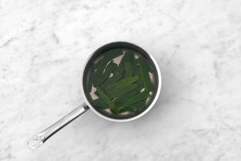 Lessare i fagioli piattoni