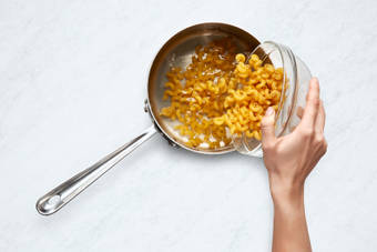 COOK PASTA & MAKE TOPPING