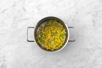 Preparare il soffritto