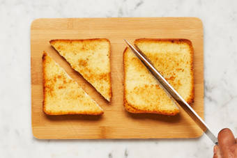 BAKE RAVIOLI & TOAST BREAD