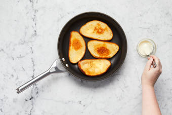 TOAST BREAD & MIX SAUCE