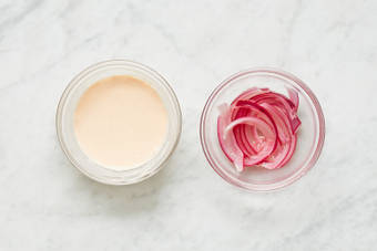 Pickle Onion & Mix Crema