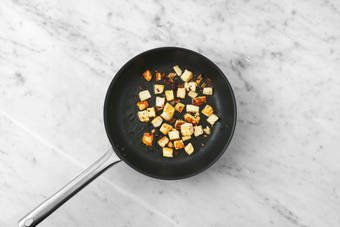 Pan-fry halloumi