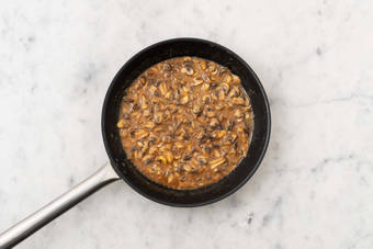 Make mushroom gravy
