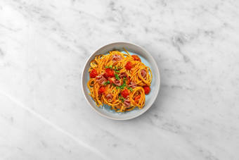 Un pas vers l'Italie