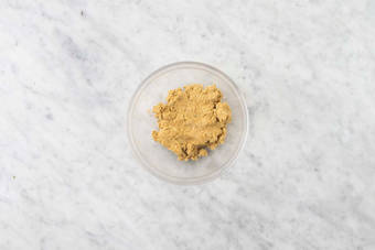 Preparare il composto per i falafel 