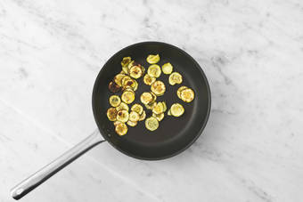 Preparare le zucchine 