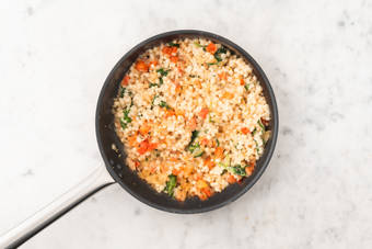 Tillsätt pärlcouscous