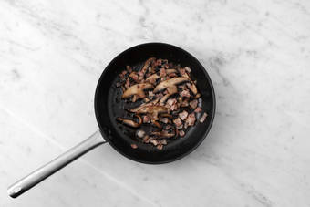 Steg bacon og svampe