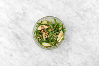 Lav valnød-pæresalat