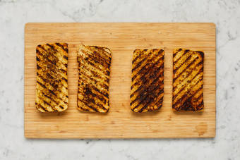 Grill sausage and toast buns