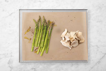 Ugnsstek svamp och broccolini