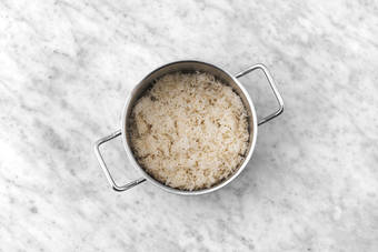 Kog kokos-hvidløgsris