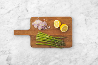 Stek sparris och schalottenlök