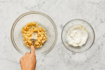 Mix Sauce & Mash Chickpeas