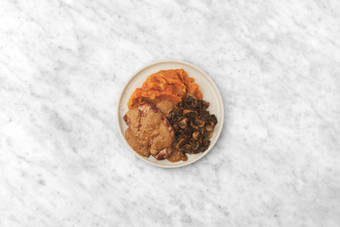 Prepara el puré y emplata